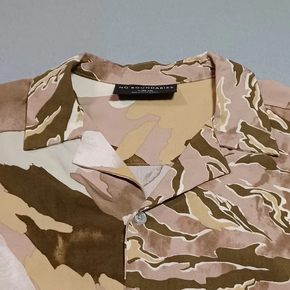 No‎ Boundaries Mens Medium Camo Split Pattern Short Sleeve Button Up Shirt New